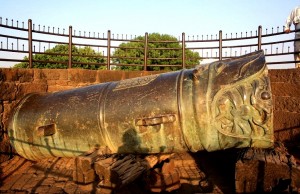 Malik-e-Maiden, largest medieval cannon in world