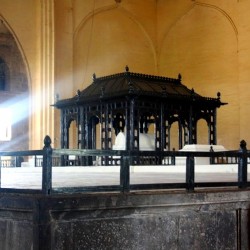 Sunlight entering Durgah inside Gol Gumbaz
